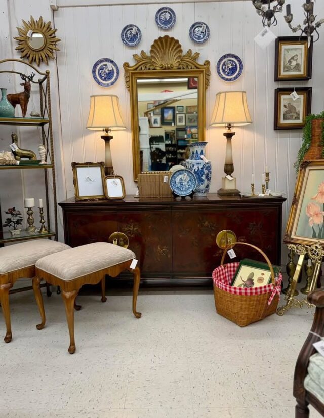 Shop local, shop vintage 🤩