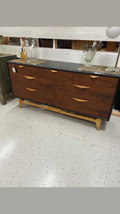 Last day to take advantage of the 15% off!  Everyday Vintage 3 Strands Vintage Antique Mall